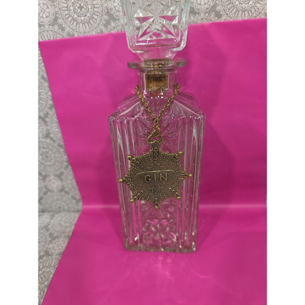 Vintage Glass Liquor Decanter Bottle with Stopper Decorative Medallion VODKA GIN - Picture 2 of 9